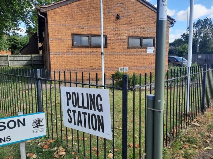 60 de candidați români în alegerile pentru consiliile locale din Londra, pe 7 mai