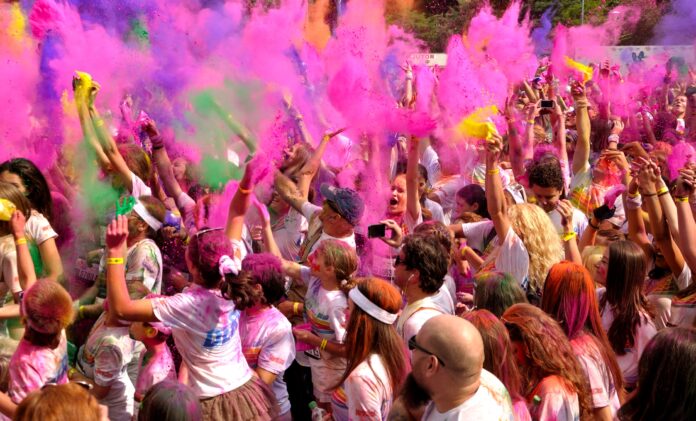 8 linii STB deviate sâmbătă pentru Color Run. Dacă plouă, evenimentul se mută duminică, la fel și restricțiile