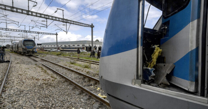 Accident feroviar în Danemarca: două trenuri s-au ciocnit frontal. 17 persoane rănite, transportate la spital