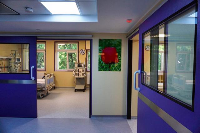 Accident grav pe scară rulantă în Bistrița: Doi vârstnici transportați la spital, unul cu stop cardio-respirator