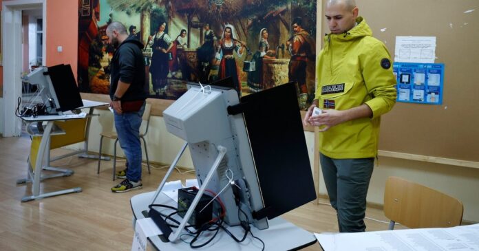 Alegeri anticipate în Bulgaria: Tinerii speră la schimbare în al optulea scrutin din cinci ani, în ciuda influenței președintelui pro-rus Rumen Radev