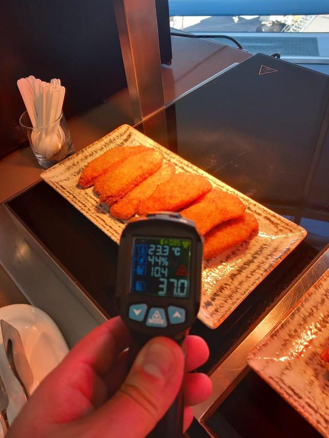 ANPC a aplicat amenzi de peste 50.000 de lei în urma unui control la Aeroportul Henri Coandă: produse alimentare neidentificate, agregate frigorifice neigienizate și mobilier deteriorat