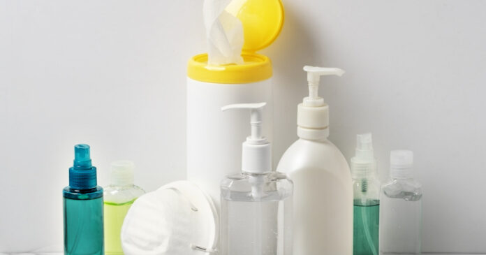 Antisepticele din spitale, persistente pe suprafețe, pot induce toleranță și rezistență bacteriană (studiu)