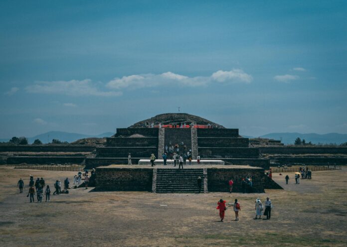 Atacul de la piramidele din Teotihuacan: Autorul ar fi fost influențat de masacrele din SUA