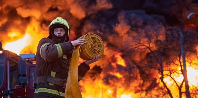 Atacuri rusești nocturne în Ucraina: cel puțin 25 de răniți, inclusiv 15 în Sumî, după atacuri cu drone și rachete