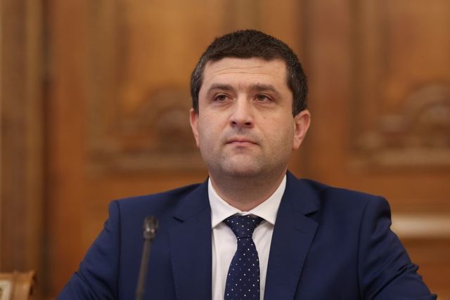 Avertismentul ministrului Apărării privind implementarea programului SAFE: riscul ca unele proiecte să nu mai poată fi contractate din cauza birocrației și a presiunii politice