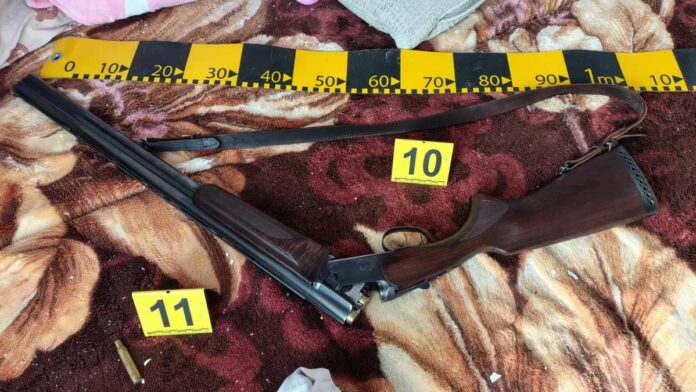 Bărbat împușcat mortal de mascații de la SAS Neamț, după ce a tras asupra lor cu o armă de vânătoare. Imagini de la intervenție