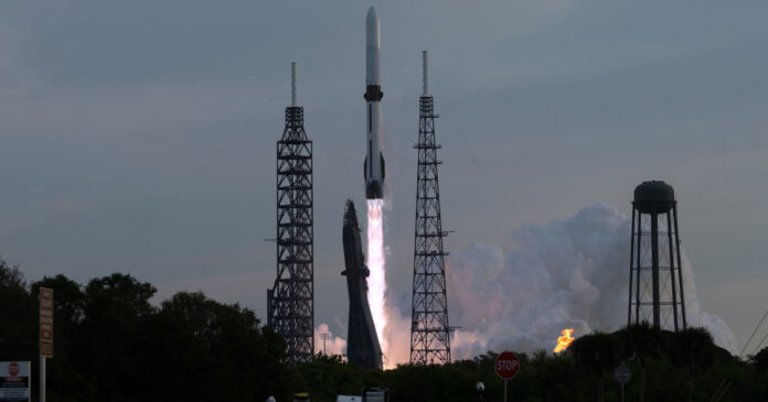 Blue Origin realizează premieră istorică: Lansare cu motor reutilizabil pentru racheta New Glenn