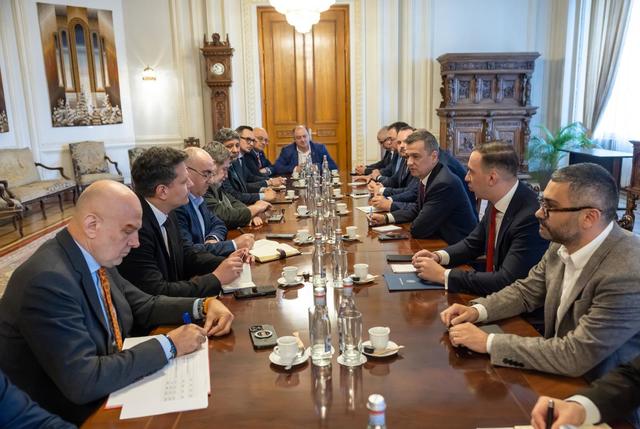 BNS, după întâlnirea confederațiilor sindicale cu liderii PSD: Actualul program de guvernare nu a adus niciun beneficiu economiei, cu excepția reducerii deficitului bugetar cu 0,8% – Ce propun sindicaliștii