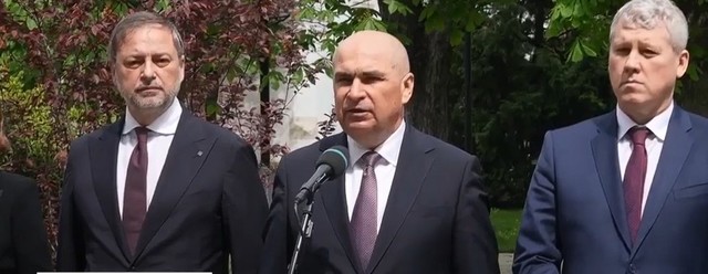 Bolojan, după consultările cu președintele: Am prezentat poziția PNL, care reflectă deciziile partidului. Îmi asum în continuare mandatul de premier / PNL va susține moratoriul în Parlament, pentru susținerea proiectelor PNRR, indiferent de partid