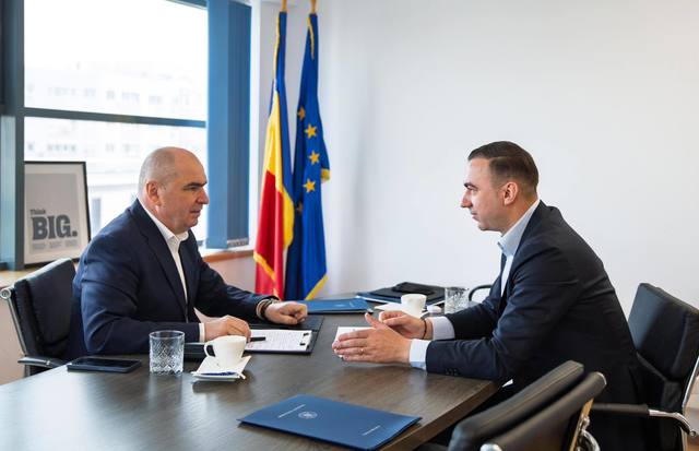 Bolojan, după discuția cu Bogdan Ivan la Ministerul Energiei, unde va prelua interimatul: Scopul este consolidarea sistemului energetic pentru un preț mai bun pentru cetățeni și mediul privat