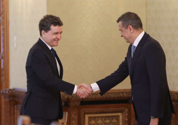 BREAKING: Președintele Nicușor Dan anunță consultări cu partidele din coaliție miercuri, după declanșarea crizei politice de către PSD. Partidele extremiste AUR, SOS și POT nu sunt invitate