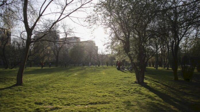 Când se încălzește, totuși, vremea la noi în București. ANM are o veste bună și una rea în prognoza specială pentru Capitală, actualizată acum