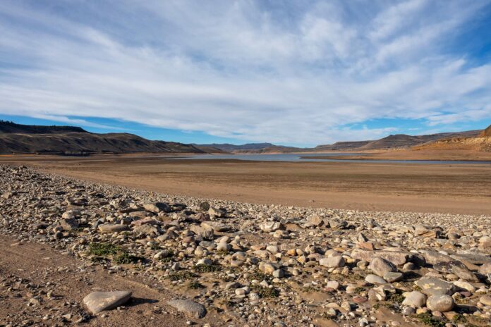 Ce se întâmplă când două fenomene meteo severe se combină: Un studiu arată că efectele sunt mult mai grave decât suma lor