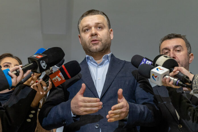 Ciprian Ciucu, atac la președintele Nicușor Dan în criza politică: „Se coordonează mai mult cu PSD”