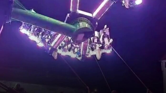 Clipa de groază la Zilele Orașului Caransebeș: 14 tineri, printre care minori, blocați cu capul în jos într-un carusel, 10 transportați la spital