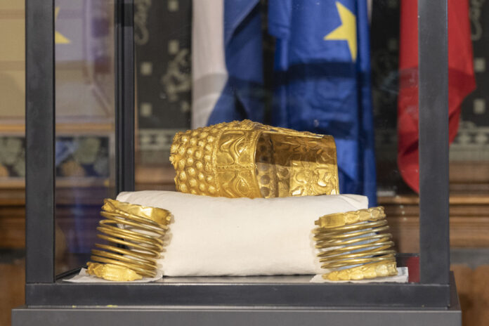 Coiful de la Coțofenești, expus pentru prima dată după revenirea în România