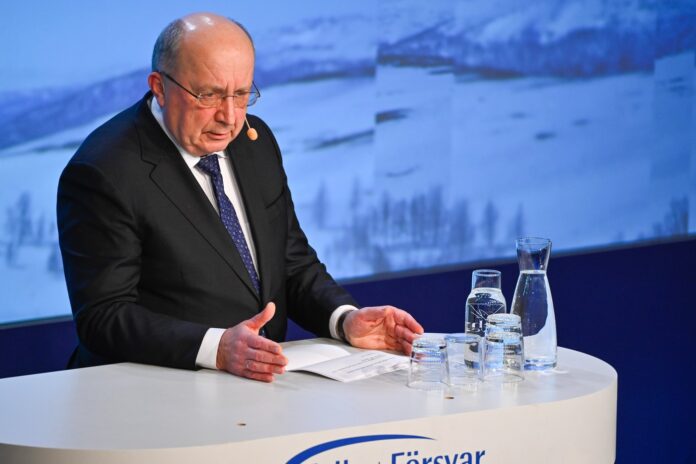 Comisarul pentru Apărare spune ce trebuie să facă UE după ce SUA și-au consumat multe din resursele militare în războiul din Iran. „Suntem mult depășiți de Rusia aici”