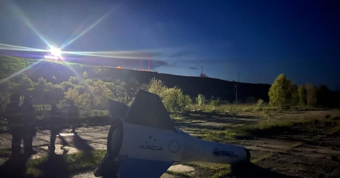 Componentă de rachetă studențească găsită pe plaja din Corbu, alertă dată de un cetățean