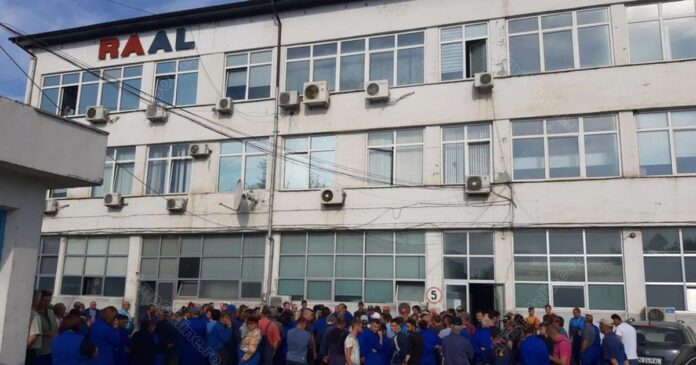 Concedieri masive în Bistrița-Năsăud: 500 de angajați disponibilizați de RAAL, rata șomajului în creștere
