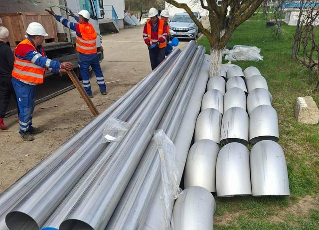 Criza apei potabile din Curtea de Argeș: Veolia continuă lucrările de reabilitare a stației de tratare după contaminarea cu Clostridium perfringens