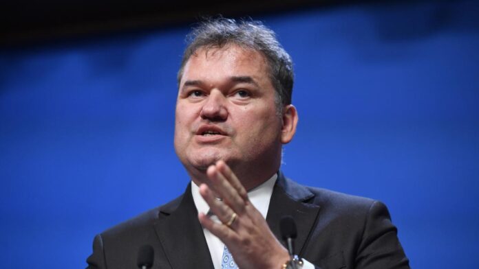 Cseke Attila avertizează despre criza politică: 'Când doi se ceartă, al treilea câștigă'