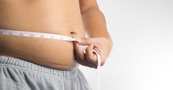 De ce nu slăbești deși sari peste cină și tai carbohidrații: explicația specialistului