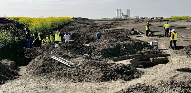 Descoperiri arheologice romane pe traseul Centurii de Vest Timișoara: vatră de foc sub podea și ceramică antică