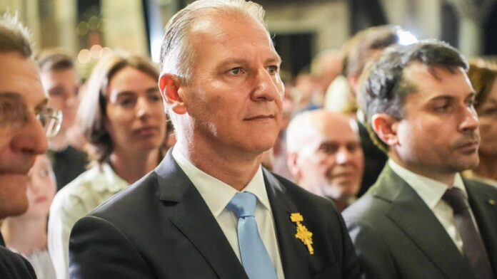 Dinu Iancu Sălăjanu s-a autosuspendat din funcția de președinte al PNL Sălaj, după ce DNA l-a pus sub control judiciar