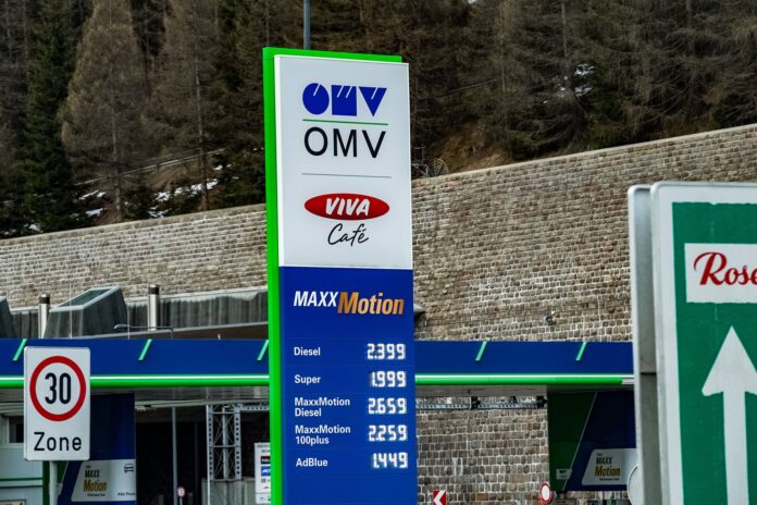 Disputa celor 5 eurocenți: OMV, obligată să respecte regulile privind reducerea prețurilor la carburanți, în Austria