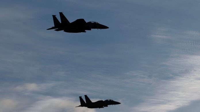 Două avioane de luptă s-au ciocnit în zbor din cauza unor fotografii făcute de piloți