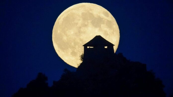 Două Luni pline într-o singură lună: Fenomen astronomic rar în mai 2026