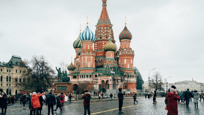 Două organizații LGBT din Rusia declarate „extremiste” de justiție