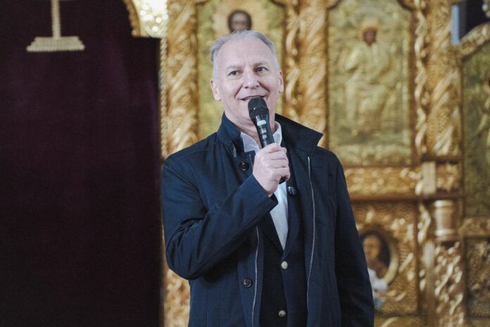 După perchezițiile la Radu Moldovan, DNA ajunge la un alt lider politic: Dinu Iancu Sălăjanu, președintele CJ Sălaj și cunoscut cântăreț de muzică populară, vizat de anchetă