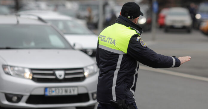 Echipamente auto obligatorii în 2026: Amenzi pentru șoferii care circulă cu trusa medicală și extinctorul expirate