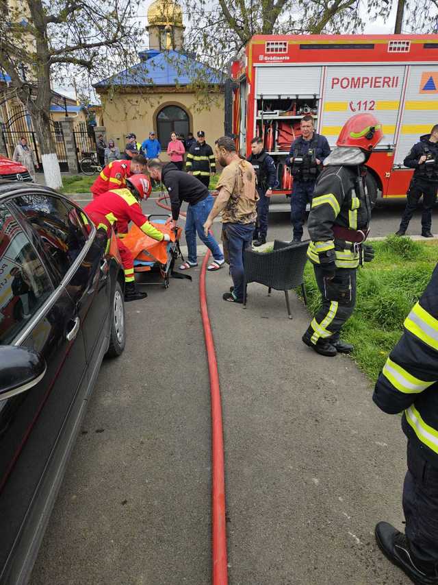 Explozie și incendiu devastatoare într-o gospodărie din Brăila: un bărbat de 35 de ani suferă arsuri pe 80% din corp