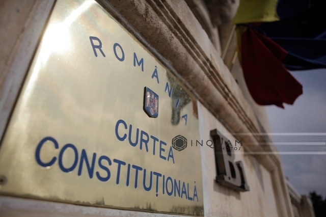 Foști judecători CCR despre ipoteza sesizării Curții Constituționale în cazul actualei crize politice: CCR nu dă consultații / În ce condiții și când poate fi făcută o astfel de sesizare