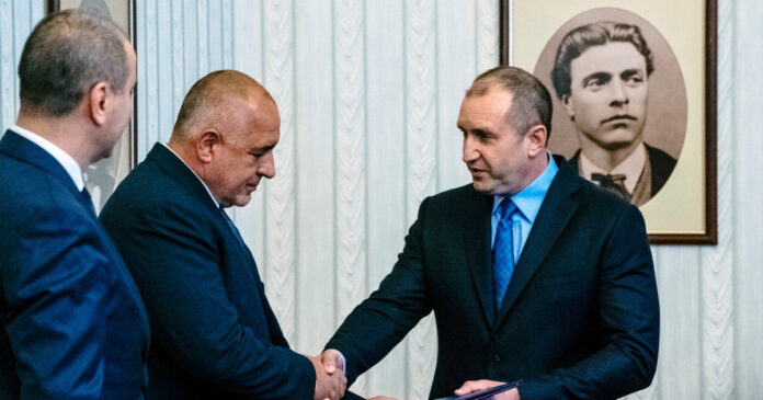 Fostul premier Boiko Borisov avertizează că Bulgaria riscă un „guvern unipersonal” condus de Rumen Radev după alegerile anticipate