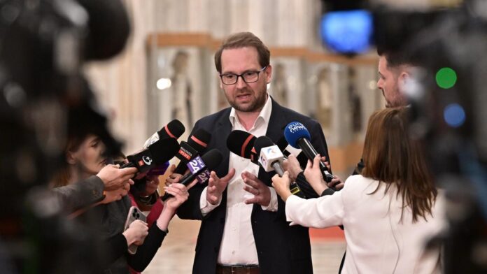 Fritz: Dacă PSD vede că a făcut un pas iresponsabil și vrea să se întoarcă, putem să reașezăm lucrurile, dar cu Bolojan premier