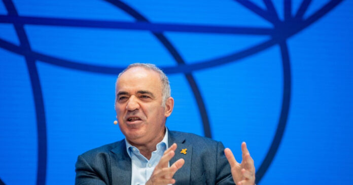 Garry Kasparov, atac la Donald Trump: Cea mai mare greșeală a lui este separarea Iranului de Ucraina. Costul politic al confuziei