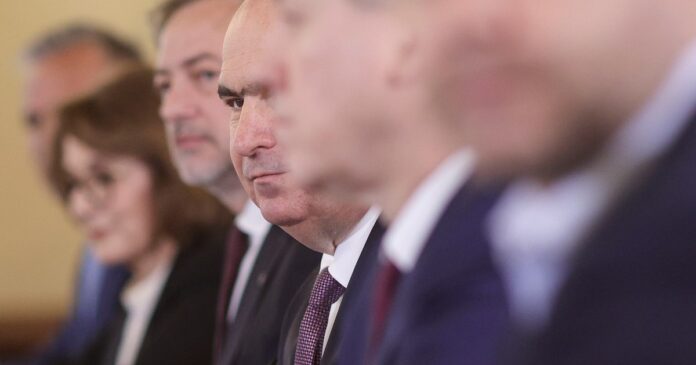 Gestul de curtoazie al unui ministru PSD față de premierul Bolojan în momentul demisiei