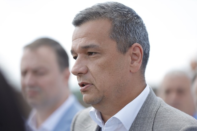Grindeanu critică gestionarea economică a României, comparând-o cu un dosar de insolvență și solicită reforme autentice pentru a reduce incertitudinea politică.