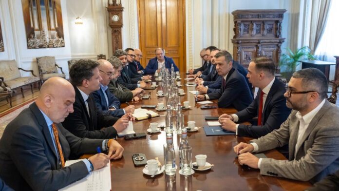 Grindeanu, după discuțiile cu confederațiile sindicale: PSD își dorește ca România să aibă cât mai repede un nou Guvern