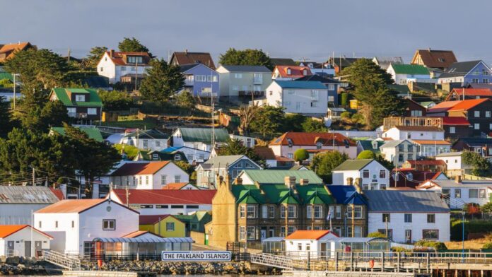 Guvernul britanic îi răspunde lui Trump, care ar vrea să „reevalueze” suveranitatea asupra Insulelor Falkland: „Ține exclusiv de UK”