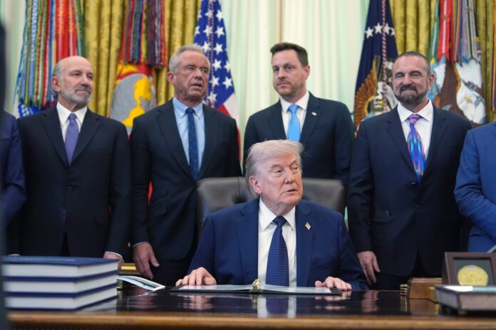 Imaginea cu Trump care „valorează cât o mie de cuvinte” și a stârnit puternică indignare