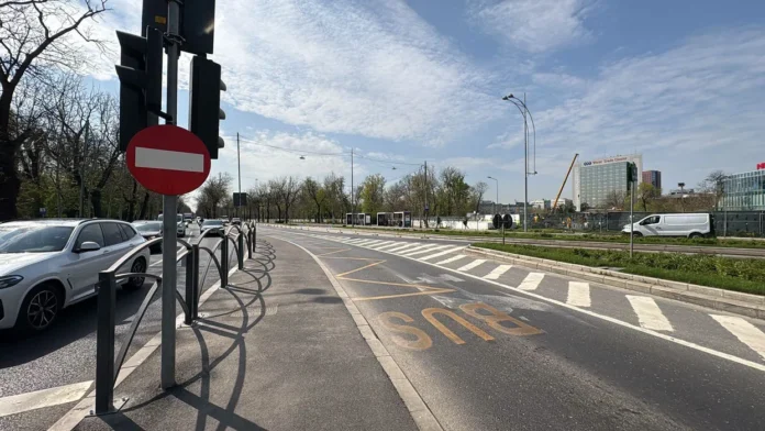 Implementare bandă unică pentru autobuze pe Bulevardul Regele Mihai I între Arcul de Triumf și Piața Presei