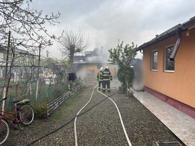 Incendiu major în Apahida, Cluj: vopsitorie auto și casă distruse de flăcări