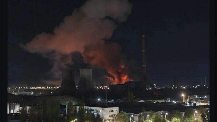 Incendiu și explozie la CET Vest București: Transformator electric de 10.000 kW explodat, flăcări la trei transformatoare