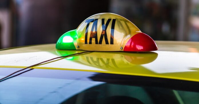 Incident sângeros la o stație GPL din Capitală: Un taximetrist s-a supărat pe un alt șofer că alimenta prea încet și l-a înjunghiat