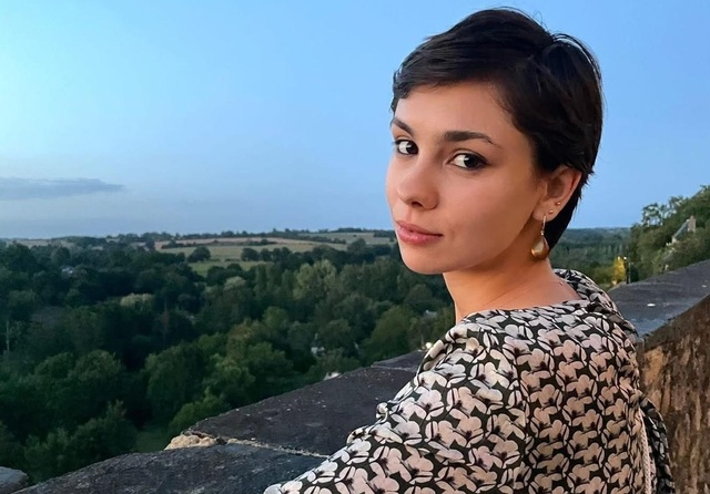 INTERVIU: Studentă admisă la Cambridge, despre educaţia din România: ”Societatea nu ar trebui să se bazeze niciodată pe faptul că elevii se vor auto-educa – e o pretenţie pe cât de neverosimilă, pe atât de nedreaptă”